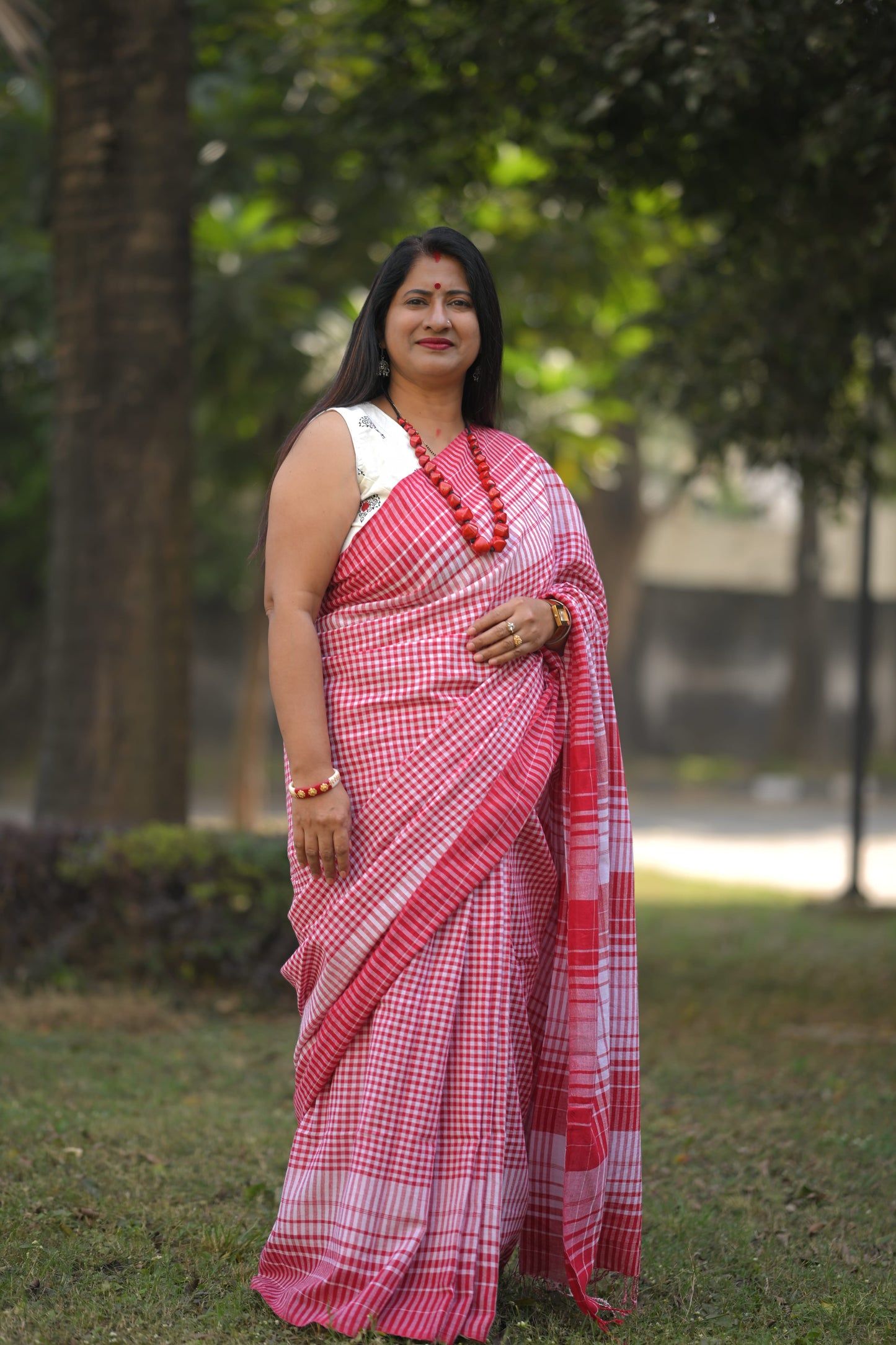 ABAHONI - Red and white Cotton Handloom Saree