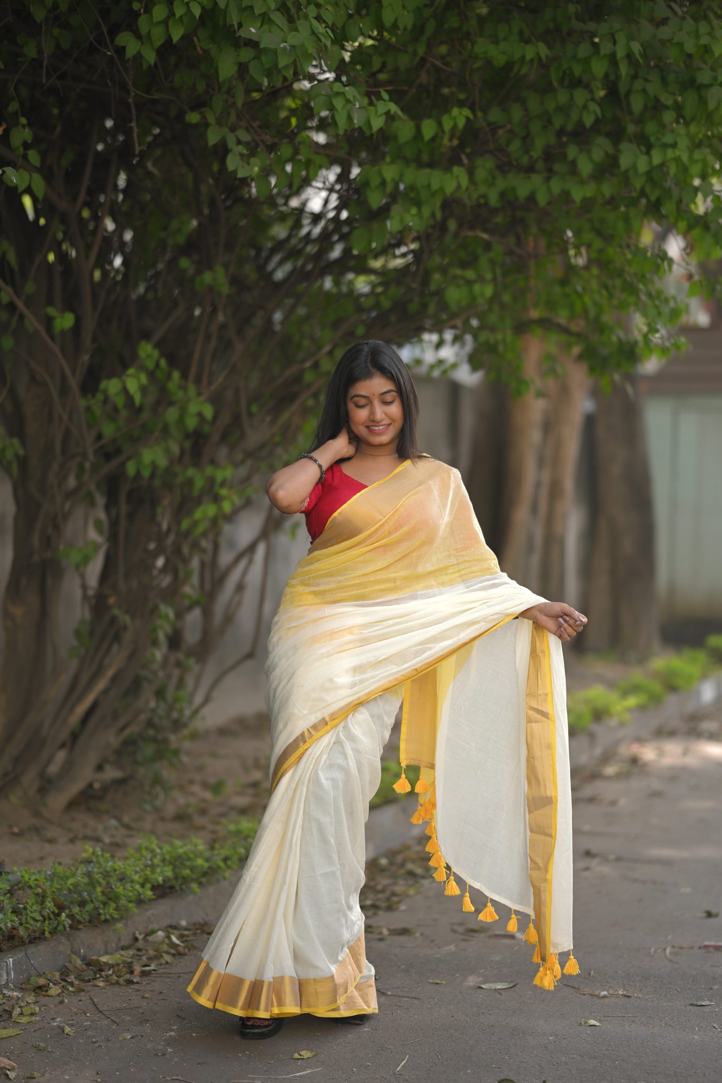 Swarna Dhaara - Mul Cotton Saree
