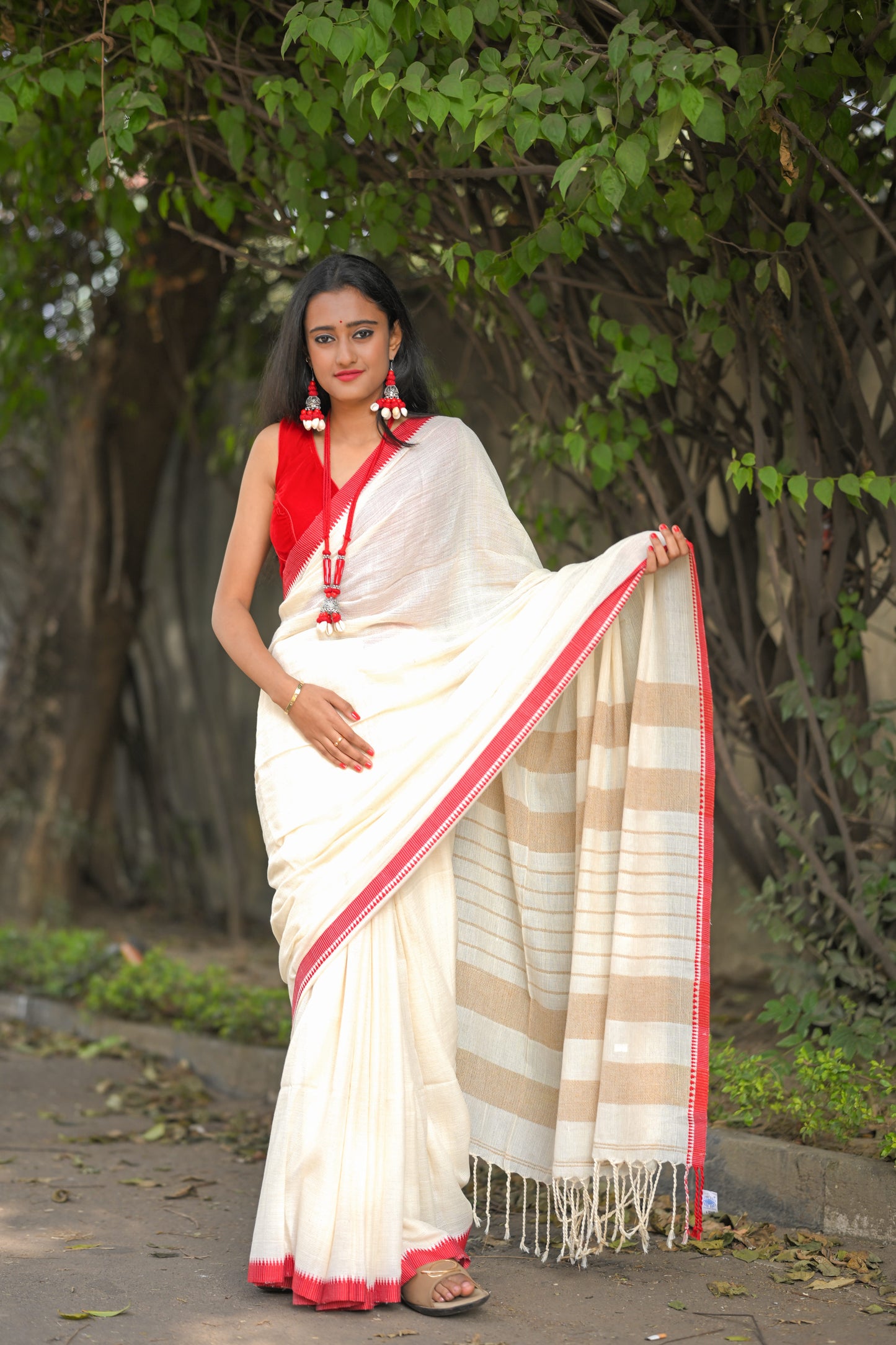 RANGA REKHA - Acrylic blend saree
