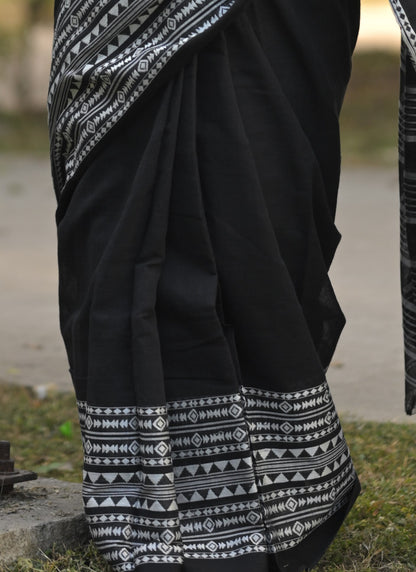 SOUNDARIYA - Cotton Handloom in Black and White Saree