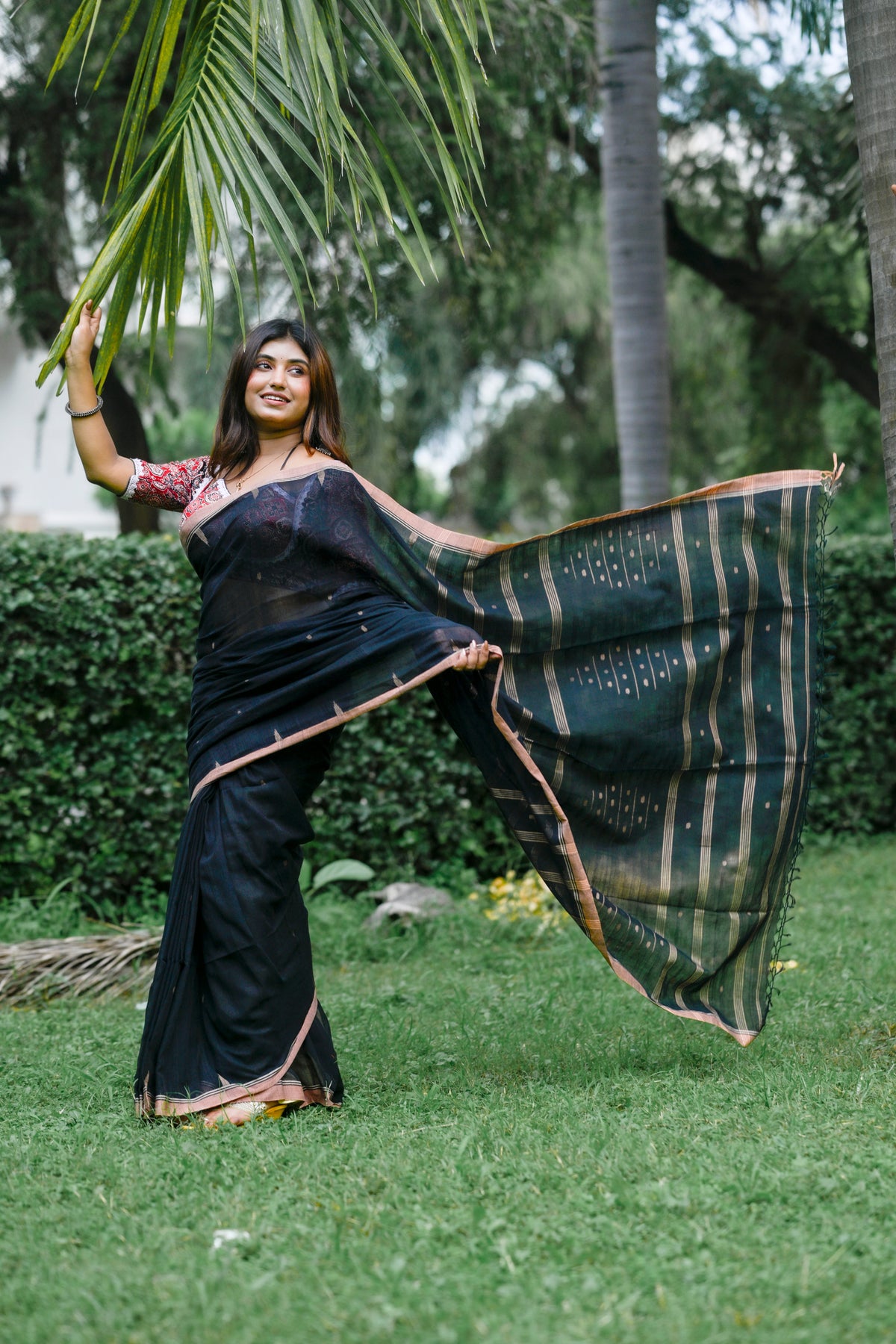 Krishnaa – Cotton Jamdani Saree, Black